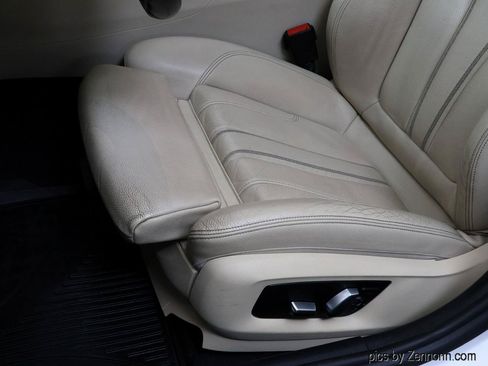 Used 2017 BMW 540i xDrive AWD/4WD image 29