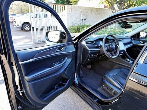 Used 2023 Jeep Grand Cherokee Limited w/ Trailer Tow Prep Group (B) image 36