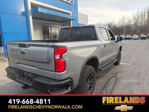 Used 2023 Chevrolet Silverado 1500 ZR2 image 8