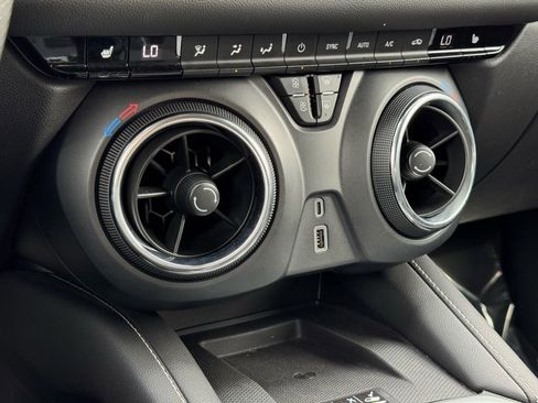 Used 2024 Chevrolet Blazer LT w/ Convenience Package image 32