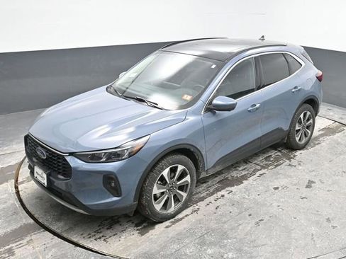 Used 2024 Ford Escape Platinum image 19