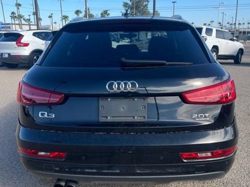 Used 2018 Audi Q3 2.0T Premium w/ Convenience Package AWD/4WD image 4
