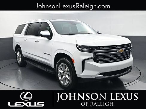 Used 2024 Chevrolet Suburban Premier AWD/4WD image 3