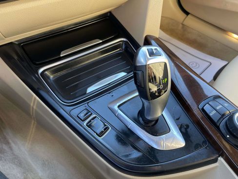 Used 2014 BMW 320i Sedan w/ Sport Package image 15
