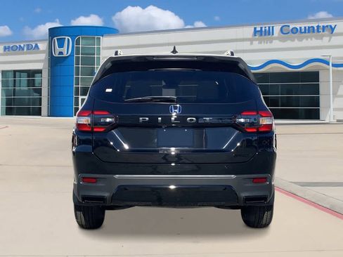 New 2026 Honda Pilot Sport image 3