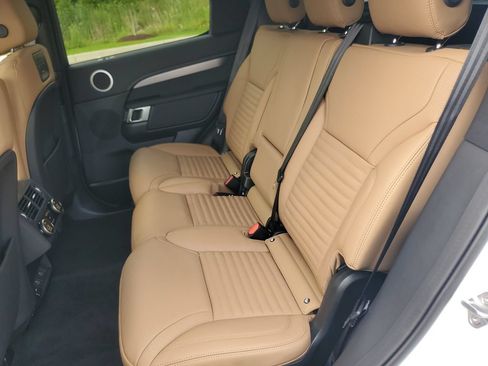 New 2026 Land Rover Discovery Dynamic SE AWD/4WD image 32
