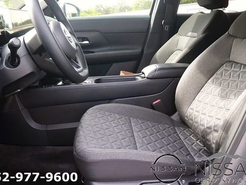 Certified 2025 Nissan Kicks SV FWD image 11