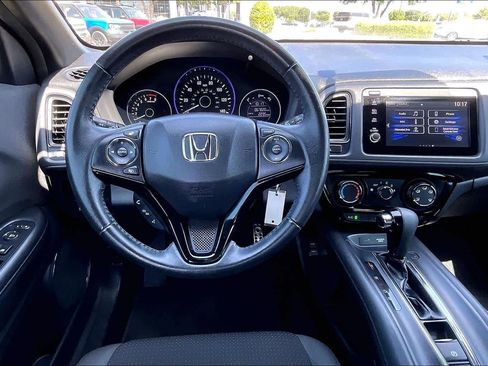 Used 2019 Honda HR-V Sport image 6