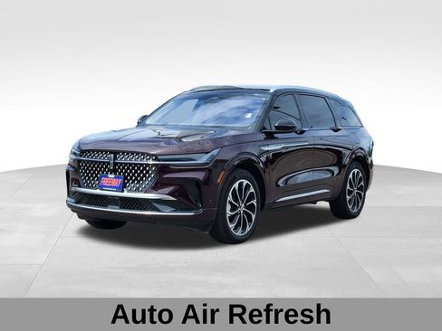 Used 2024 Lincoln Nautilus Reserve w/ Equipment Group 203A AWD/4WD image 6