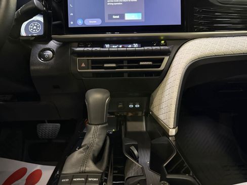 Used 2026 Toyota Camry XLE image 15