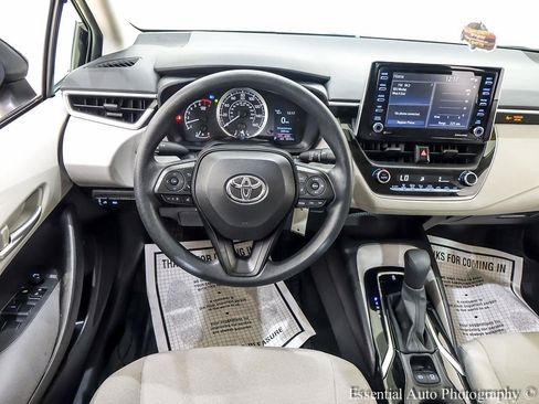 Used 2021 Toyota Corolla LE FWD image 16
