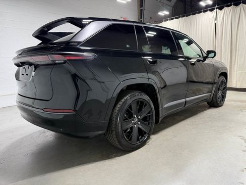 Used 2024 Jeep Wagoneer Launch Edition image 4