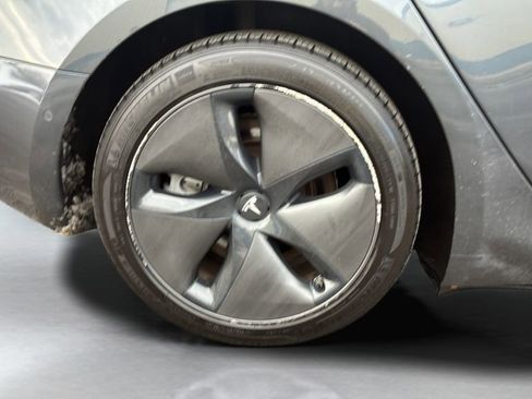 Used 2018 Tesla Model 3 Long Range image 19