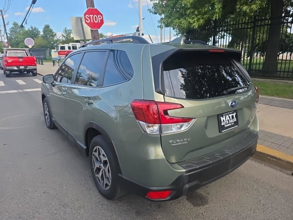 Used 2019 Subaru Forester Premium AWD/4WD image 10