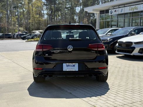Used 2018 Volkswagen Golf R 4-Door image 4