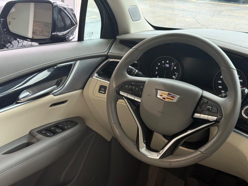 Used 2024 Cadillac XT6 Premium Luxury w/ Technology Package AWD/4WD image 13