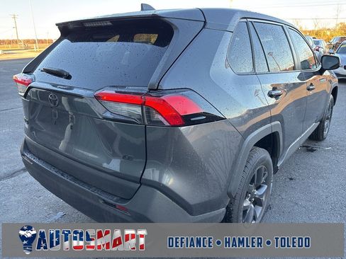 Used 2022 Toyota RAV4 LE image 5