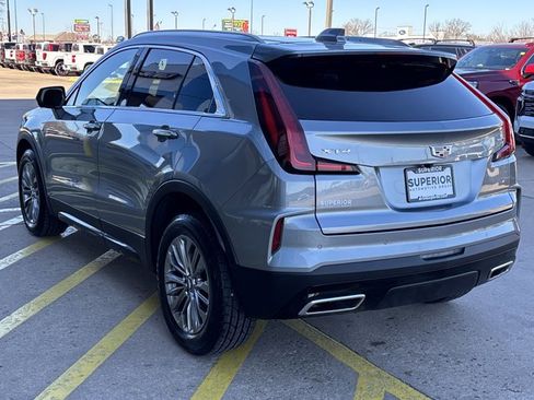 Used 2025 Cadillac XT4 Premium Luxury image 9
