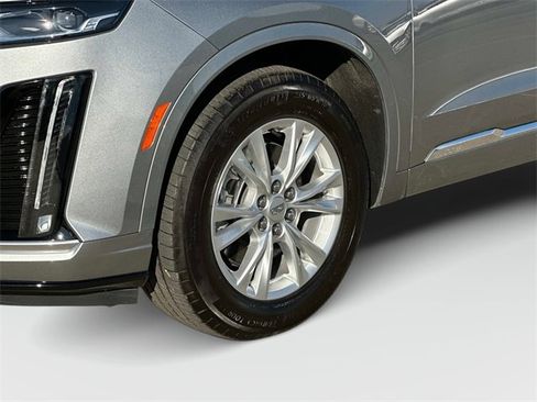 Used 2025 Cadillac XT6 Luxury image 29