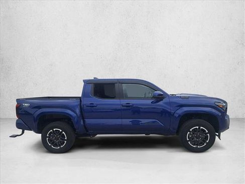 Certified 2025 Toyota Tacoma TRD Sport AWD/4WD image 5