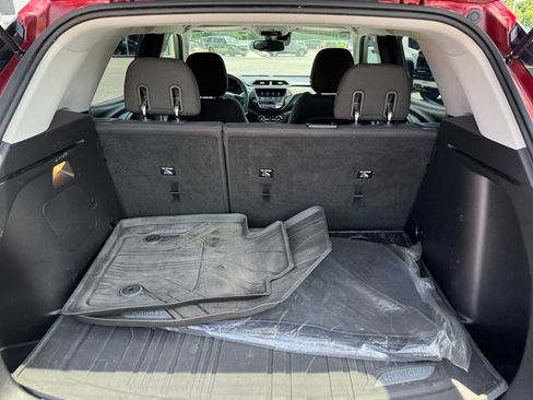 Used 2021 Chevrolet TrailBlazer LT w/ Convenience Package FWD image 17
