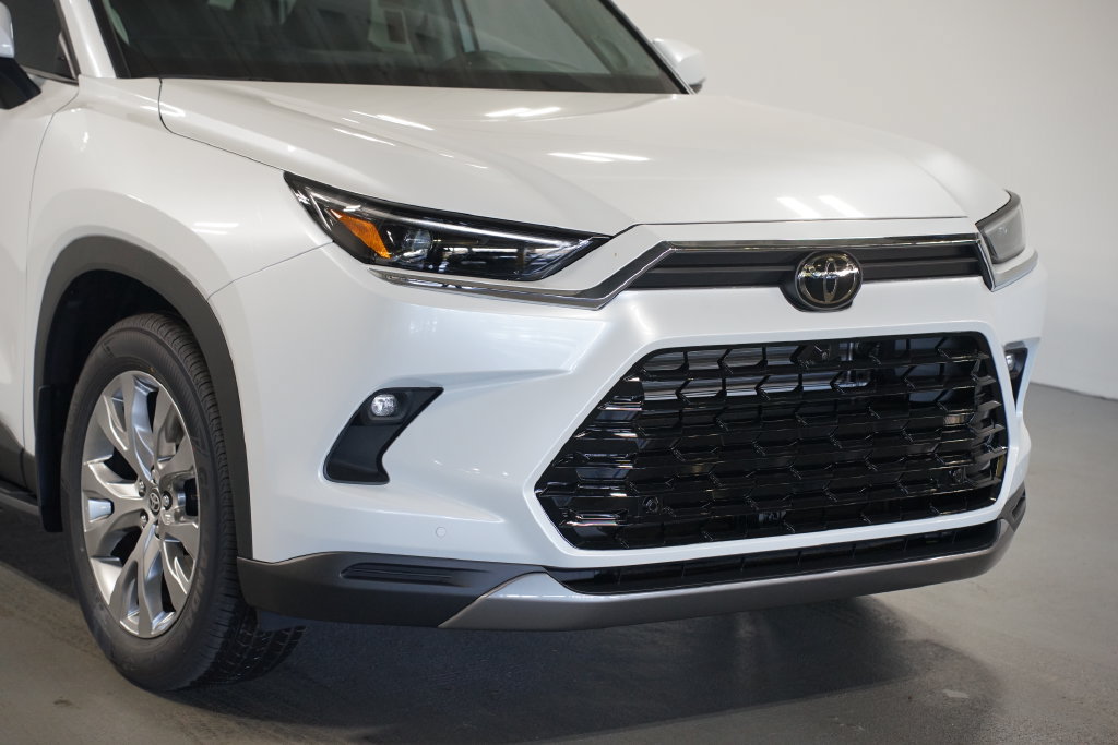 New 2026 Toyota Grand Highlander AWD Hybrid image 4