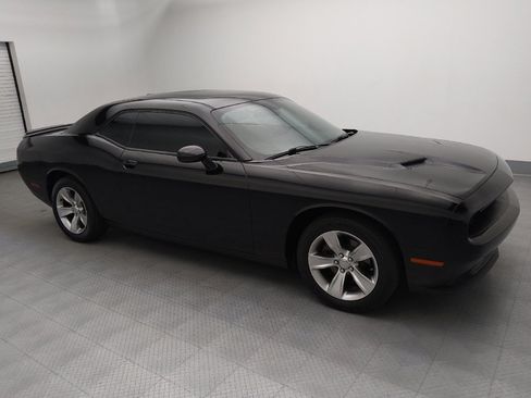 Used 2018 Dodge Challenger SXT RWD image 11