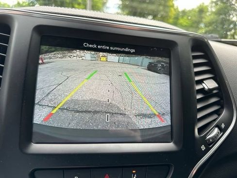 Used 2022 Jeep Cherokee Latitude Lux AWD/4WD image 23