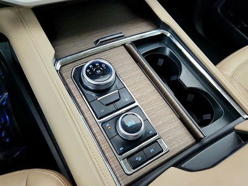 Used 2022 Ford Expedition Max Limited image 17