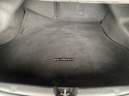 Used 2016 Hyundai Elantra SE w/ Option Group 02 FWD image 10