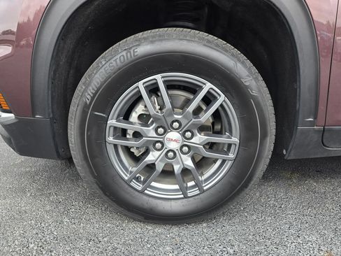 Used 2025 GMC Acadia Elevation FWD image 9