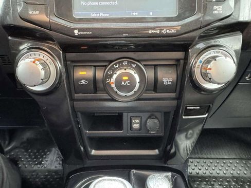 Used 2019 Toyota 4Runner TRD Off-Road AWD/4WD image 33