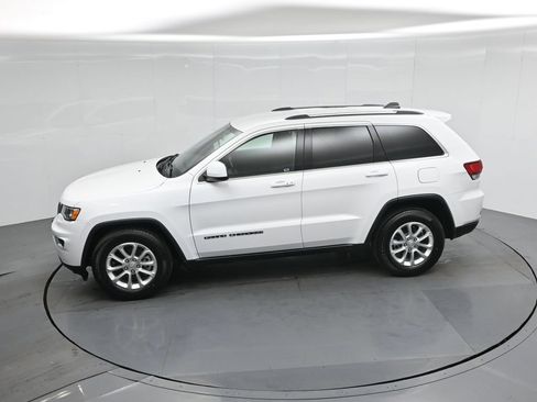 Used 2021 Jeep Grand Cherokee Laredo RWD image 42