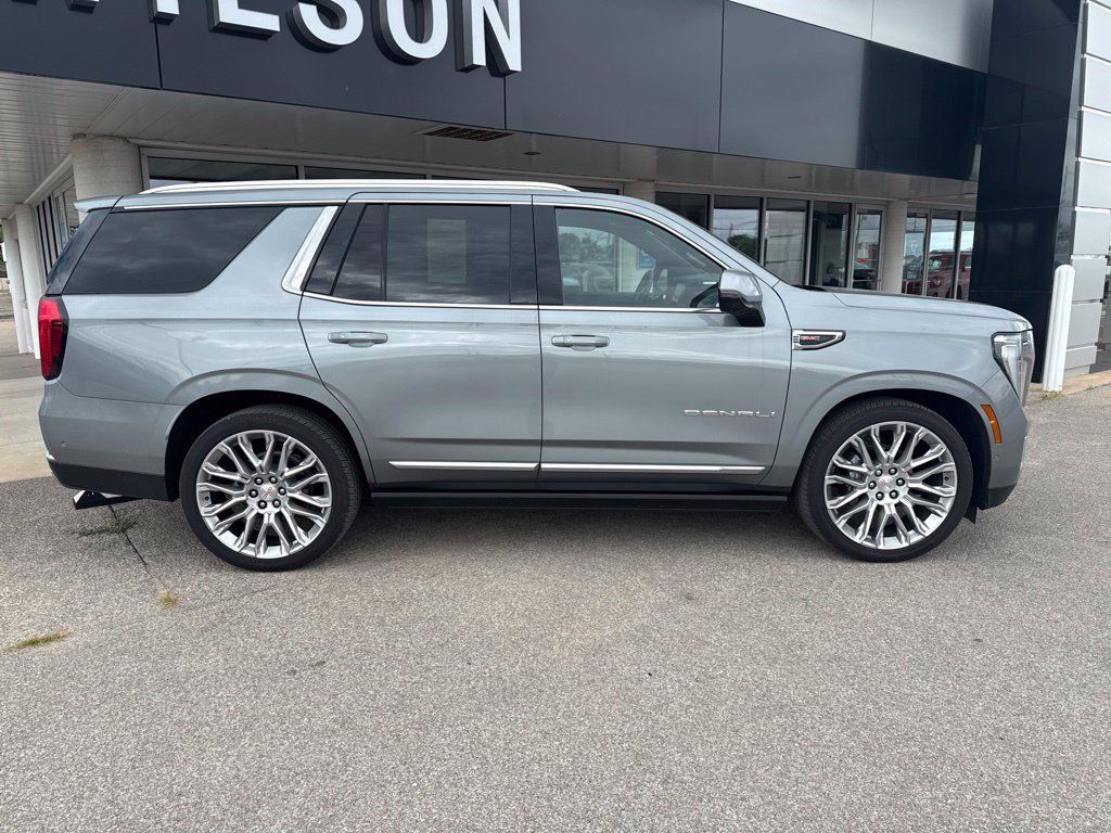 Used 2026 GMC Yukon Denali w/ Denali Reserve Package AWD/4WD image 5
