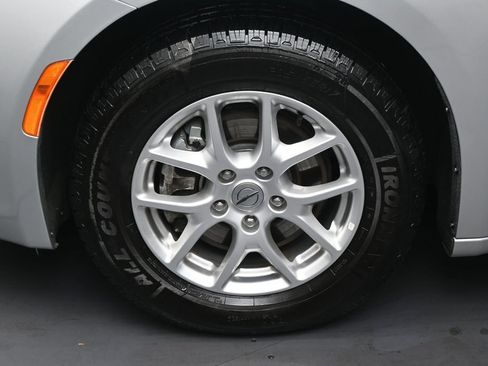 Used 2022 Chrysler Voyager LX FWD image 40
