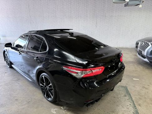 Used 2020 Toyota Camry XSE FWD image 5