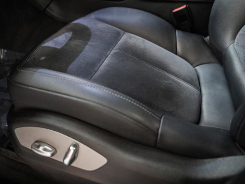 Used 2018 Porsche Macan AWD/4WD image 41