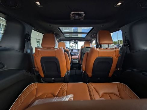 New 2026 Chrysler Pacifica Pinnacle w/ Trailer Tow Group image 19