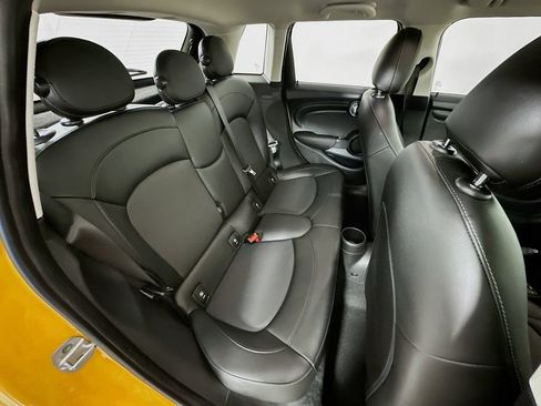 Used 2018 MINI Cooper 4-Door Hardtop FWD image 25