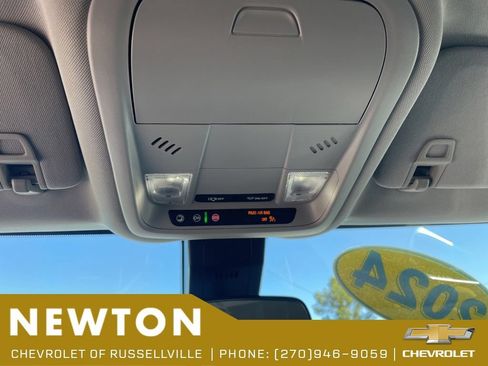 Used 2024 Chevrolet Equinox LT w/ LPO, Floor Liner Package FWD image 18