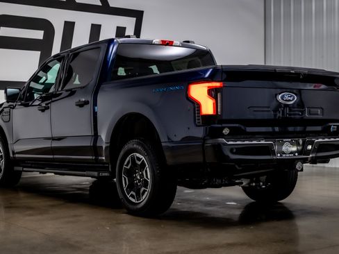 Used 2023 Ford F150 Lightning XLT image 36
