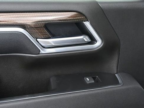 Used 2025 Chevrolet Silverado 2500 LT w/ Convenience Package image 21