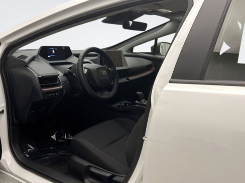Used 2024 Toyota Prius Prime SE image 10