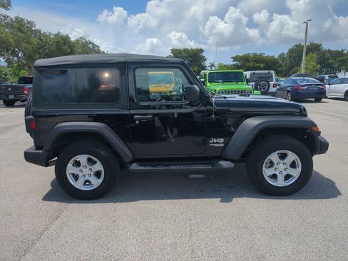 Used 2021 Jeep Wrangler Sport AWD/4WD image 5