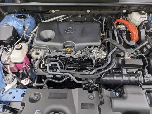 Used 2024 Toyota RAV4 SE image 33