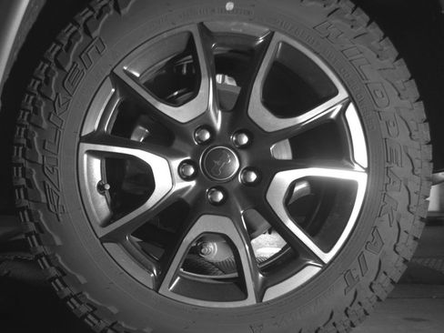 Used 2025 Jeep Compass Trailhawk image 13