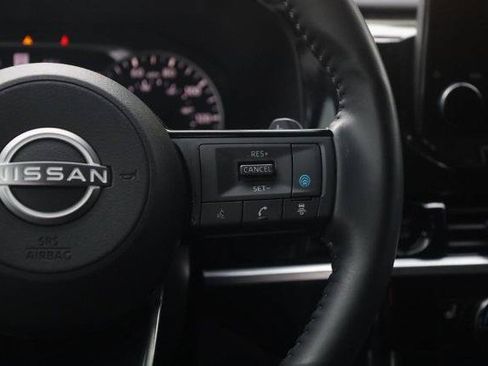 Certified 2025 Nissan Pathfinder SL w/ SL Premium Package FWD image 8