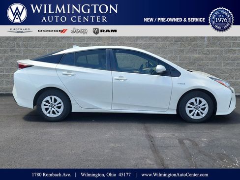 Used 2016 Toyota Prius Two FWD image 1