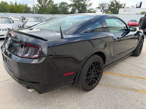 Used 2013 Ford Mustang Premium RWD image 5