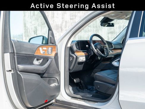 Used 2024 Mercedes-Benz GLE 350 4MATIC w/ Driver Assistance Package image 11